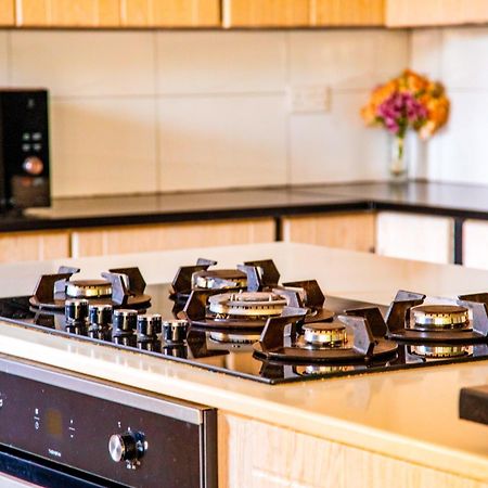 Emc Fully Furnished &Serviced Villas 4 Bedroom With Solar Power , Private Pool, Starlink Wifi ,Aircons & Dstv Lusaka Exterior foto