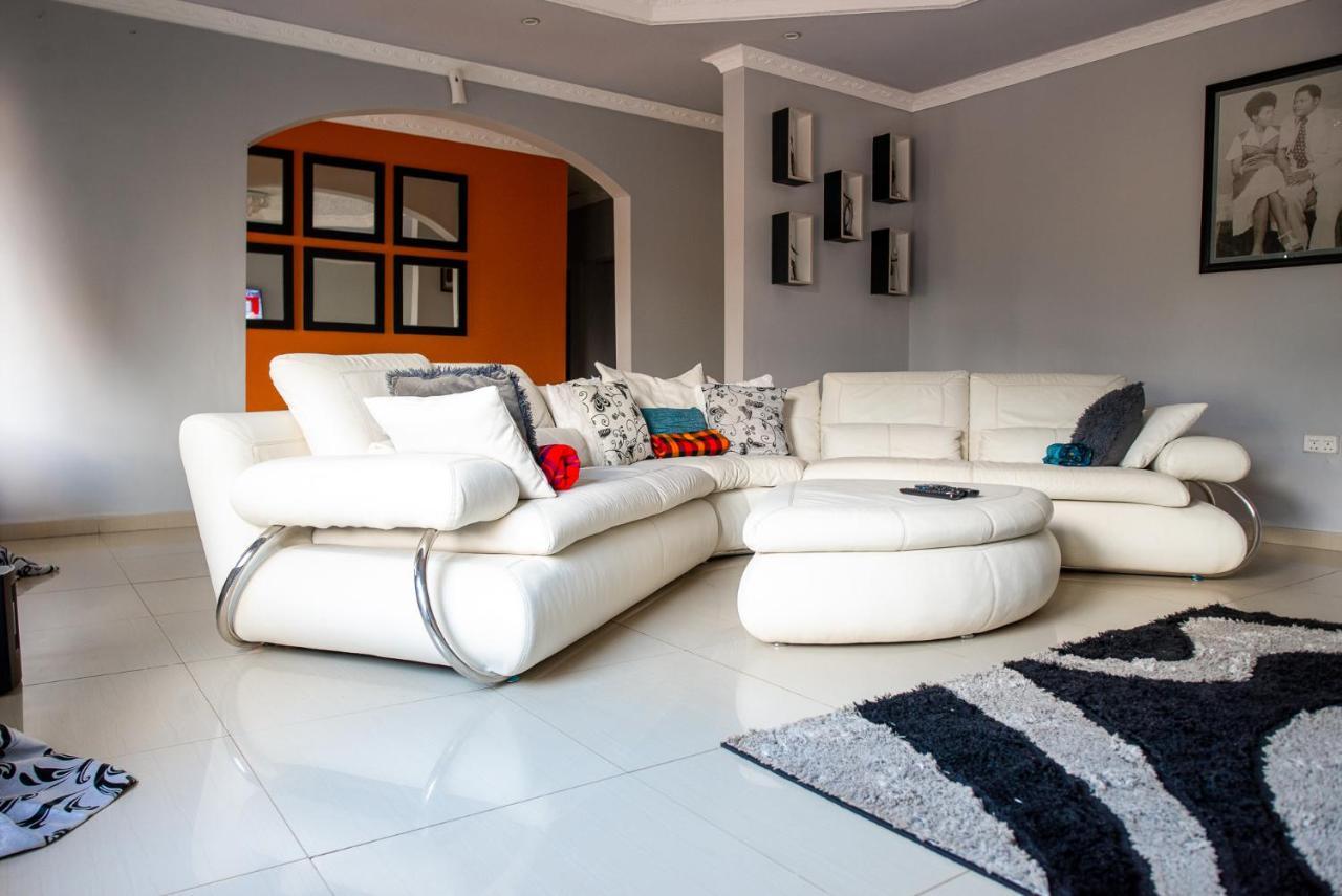 Emc Fully Furnished &Serviced Villas 4 Bedroom With Solar Power , Private Pool, Starlink Wifi ,Aircons & Dstv Lusaka Exterior foto